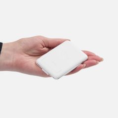 Органайзер с беспроводной зарядкой и набором адаптеров Octopod (белый)