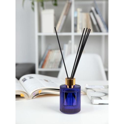 Подарочный набор Fragnola (пряная древесина и кардамон, темно-синий) Подарочный набор Fragnola (пряная древесина и кардамон, темно-синий)