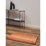 Ковер из шерсти Over Horizon терракотового цвета из коллекции Trendy Ruffles, 60x90 см