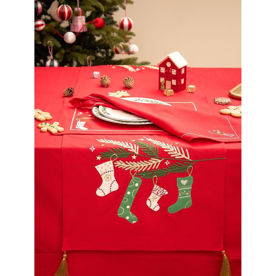 Дорожка на стол Winter wishes из коллекции New Year Essential, 45х150 см