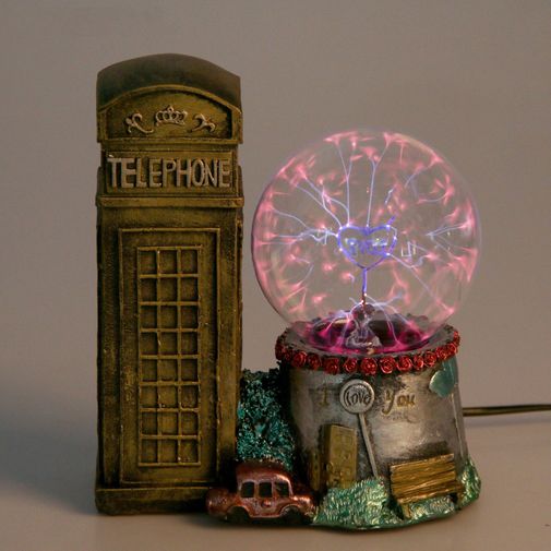 Плазменный шар Лондонская телефонная будка Плазменный шар Лондонская телефонная будка