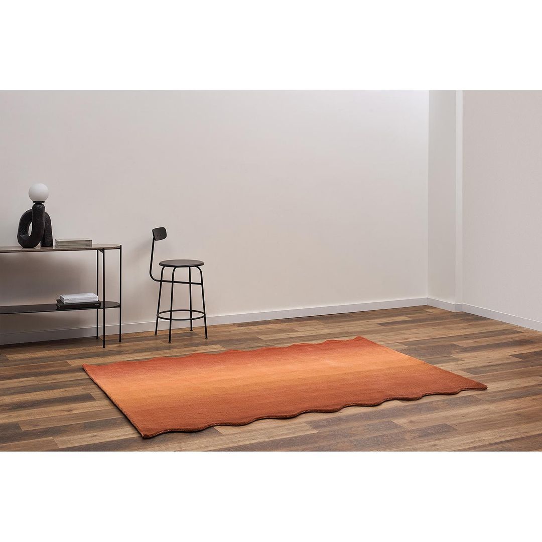 Ковер из шерсти Over Horizon терракотового цвета из коллекции Trendy Ruffles, 180x230 см
