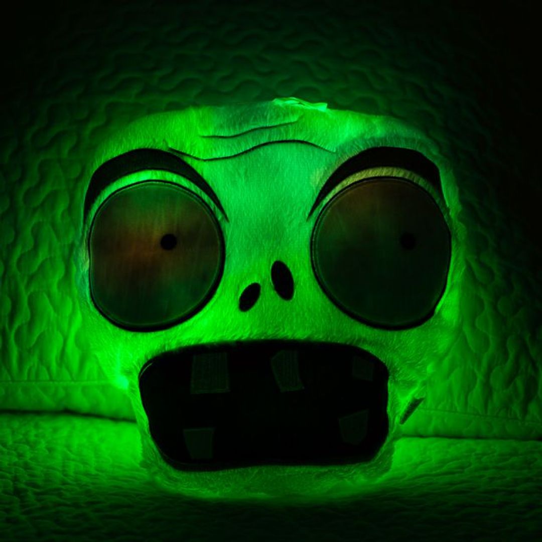 Светящаяся подушка Зомби Светящаяся подушка Зомби