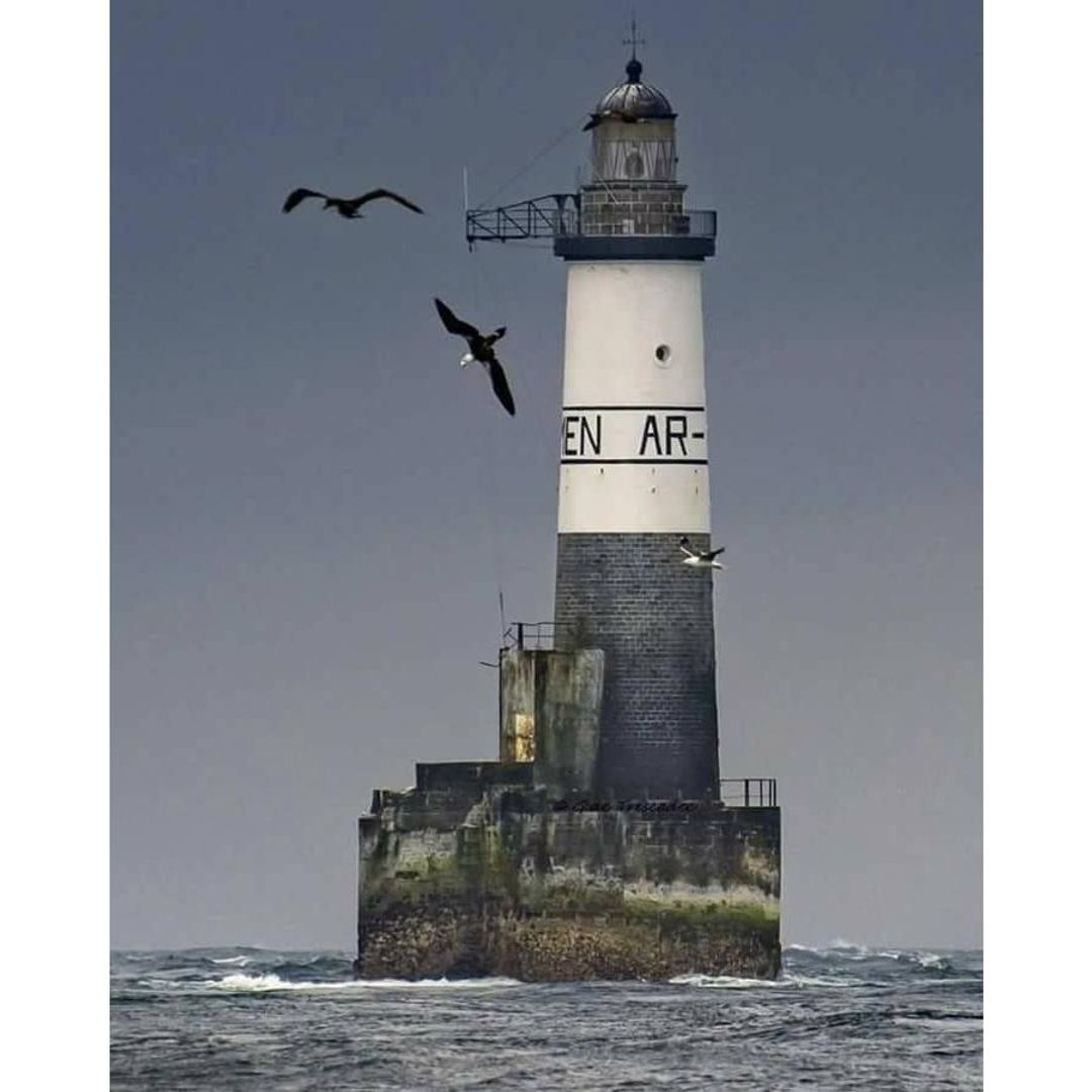 Модель сборная Маяк Ар-Мен (Франция) Модель сборная Маяк Ар-Мен (Франция)