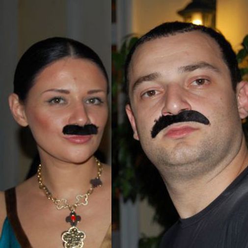 Набор накладных усов