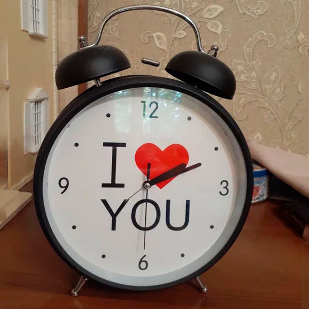 Гигантский будильник I love you
