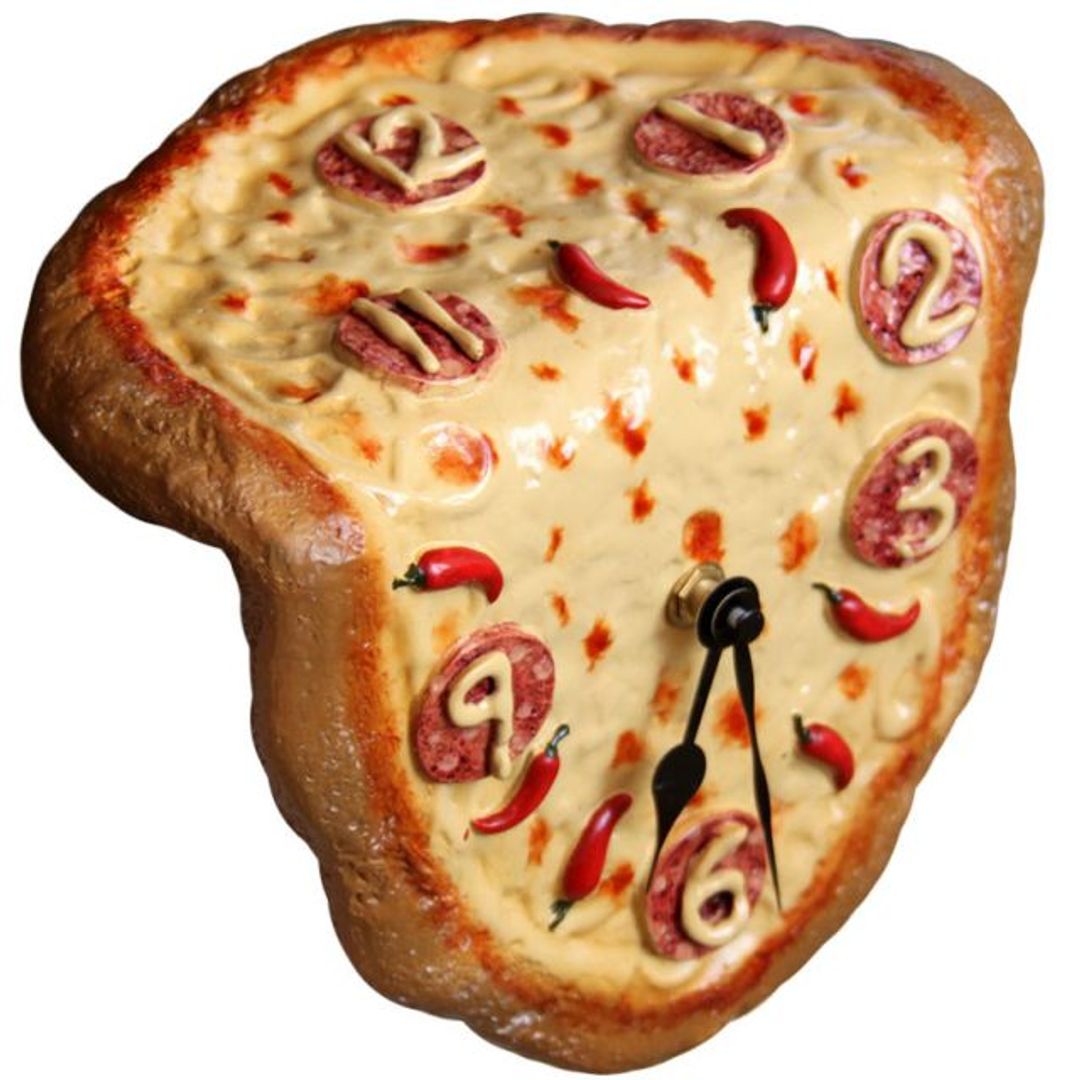 Часы Сальвадора Дали Пицца Вид сверху