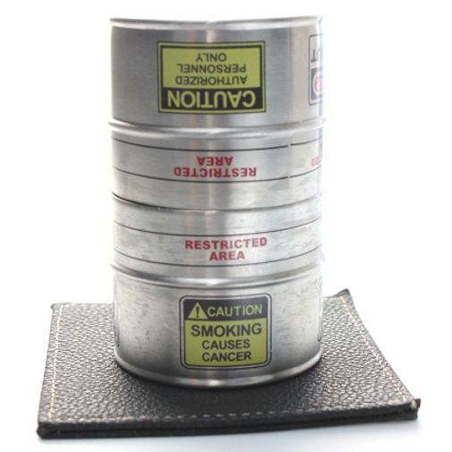 Стопки Toxic Стопки одна на другой на подставке