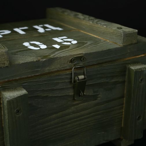 Подарочный набор в деревянном ящике с рюмками Граната РГД (3 шт) Подарочный набор в деревянном ящике с рюмками Граната РГД (3 шт)