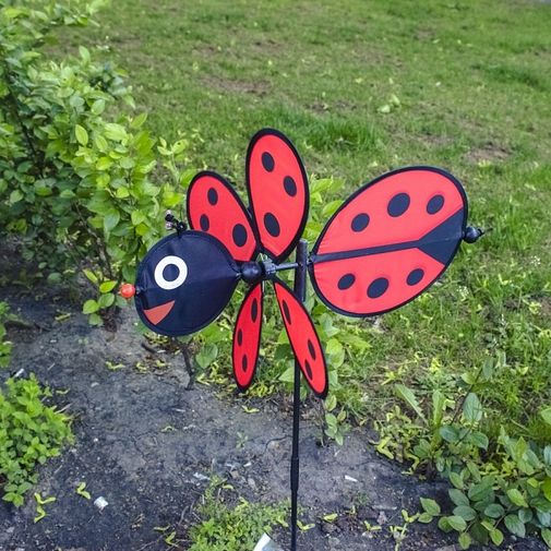 Ветряная мельница Божья коровка Ветряная мельница Божья коровка