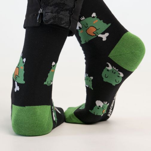 Носки Царевна уже не та, хотя еще лягушка Носки Царевна уже не та, хотя еще лягушка