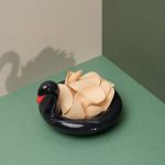 Миска сервировочная Черный лебедь Floatie Black Swan