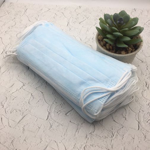 Маска гигиеническая одноразовая 3-х слойная на резинке с фиксатором для носа (50 шт)