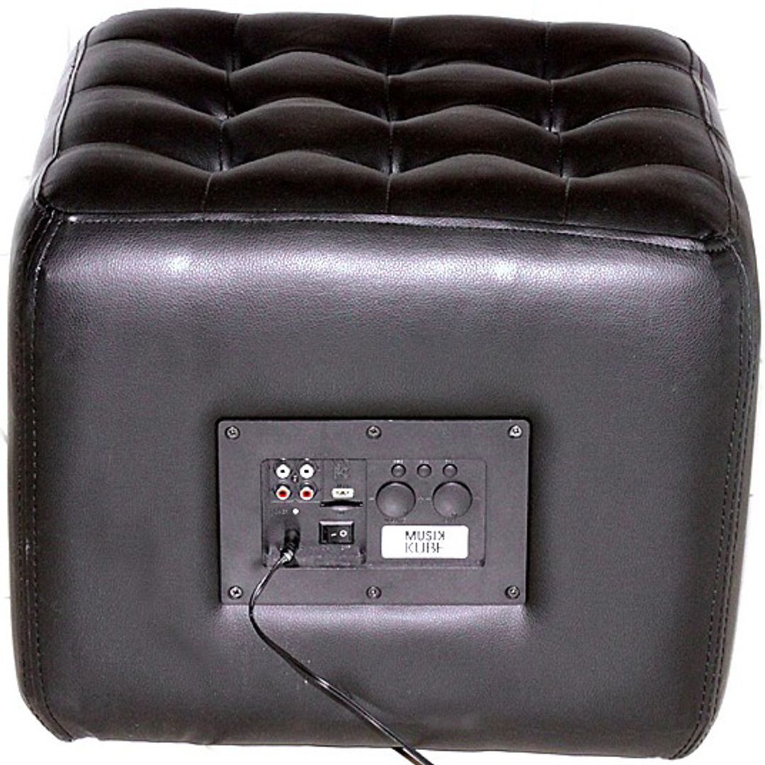 Пуф-колонка сзади, со стороны панели