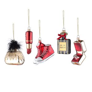 Набор ёлочных украшений Vogue из коллекции New Year Essential, 5 шт. Набор ёлочных украшений Vogue из коллекции New Year Essential, 5 шт.