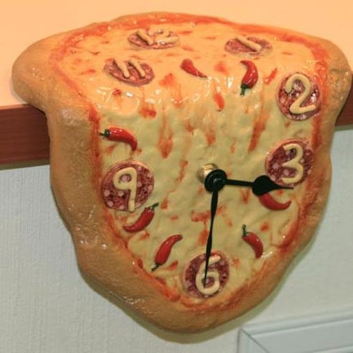 Часы Сальвадора Дали Пицца На полке