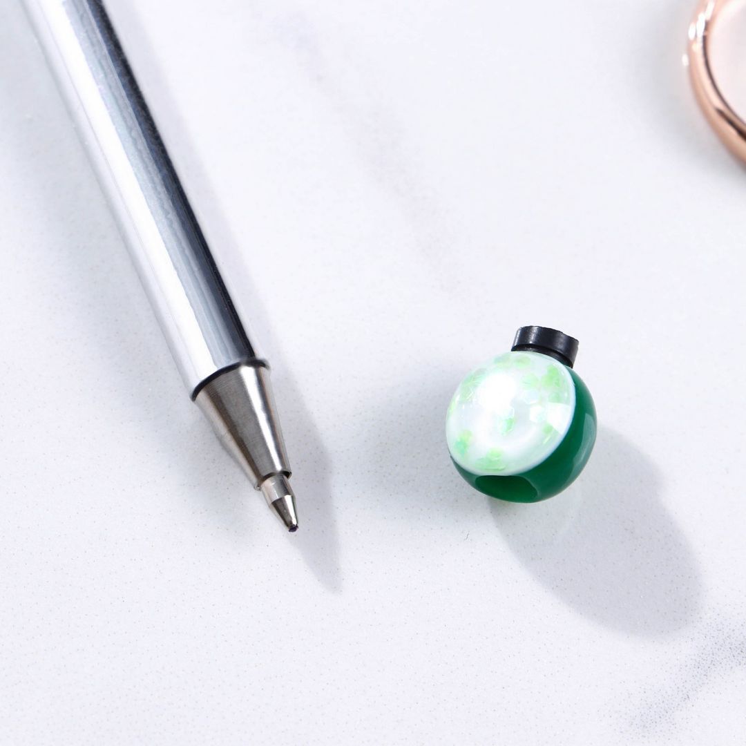 Книга пожеланий в деревянной обложке с ручкой