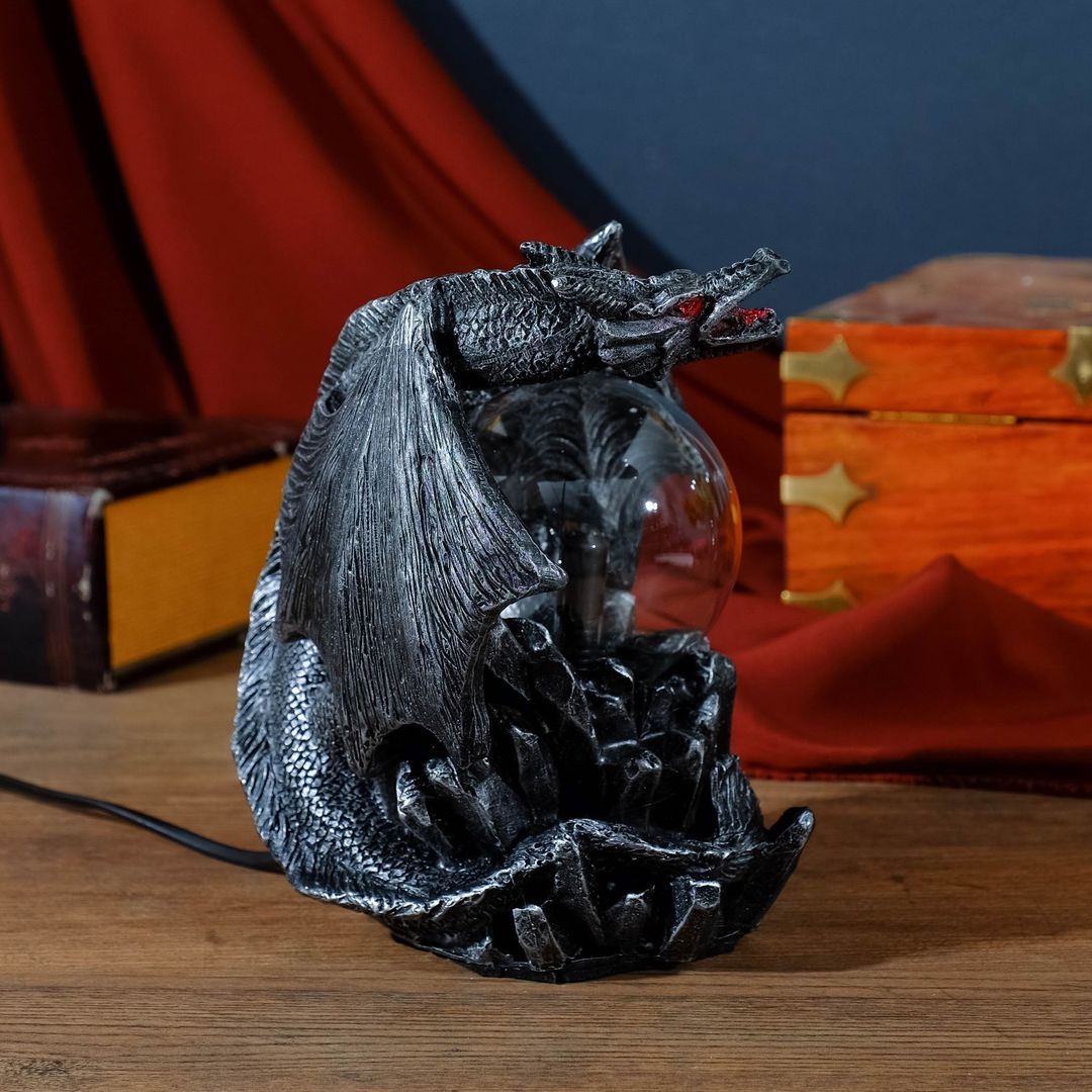 Плазменный шар В объятиях дракона Плазменный шар В объятиях дракона