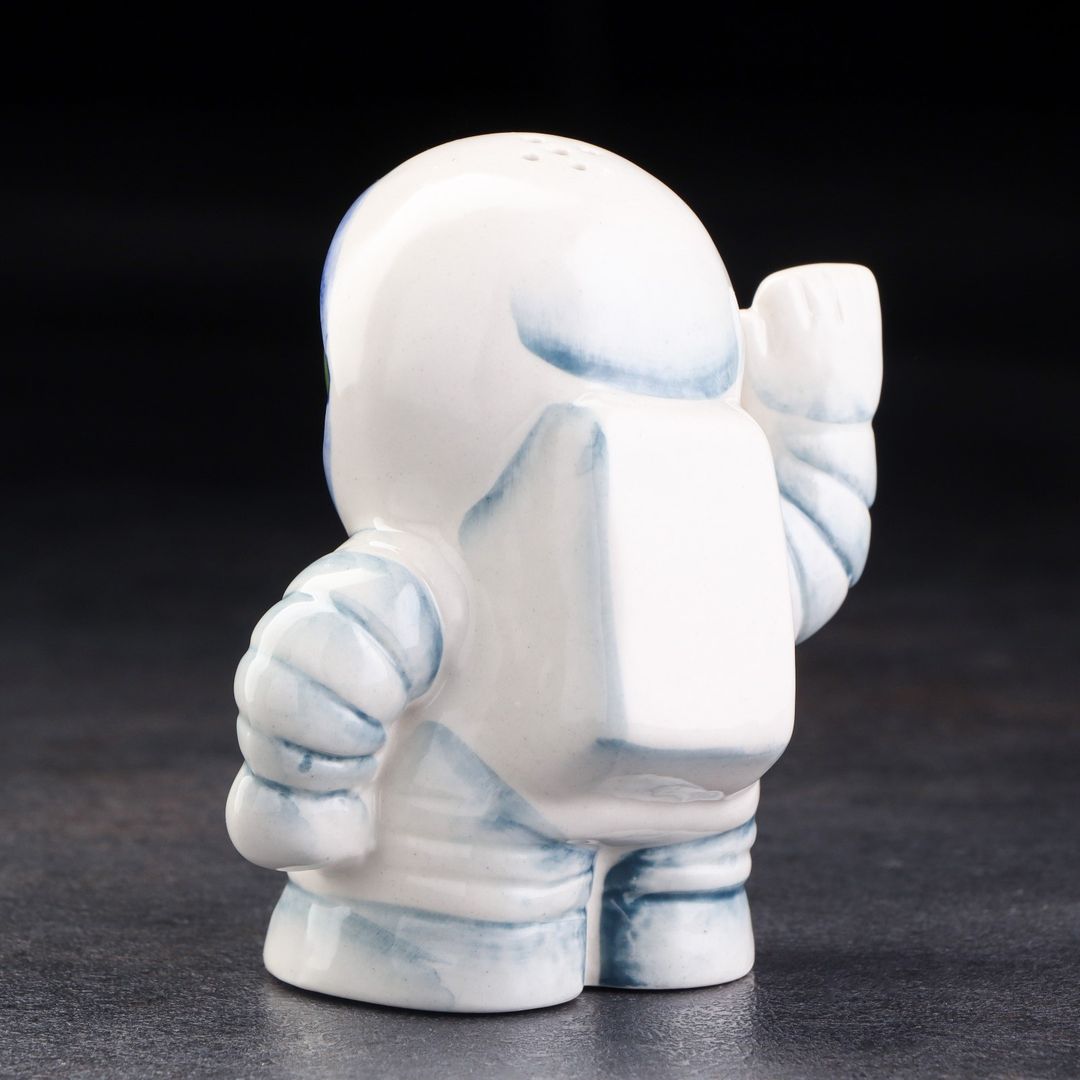 Солонка фарфоровая Космонавт Инопланетянин