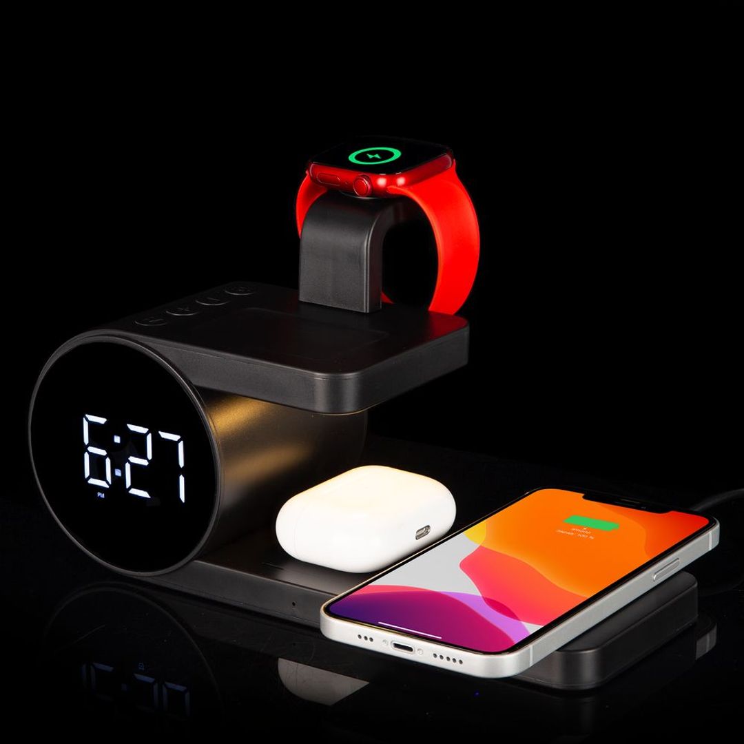 Станция беспроводной зарядки с часами fullStack (Черная) Станция беспроводной зарядки с часами fullStack (Черная)