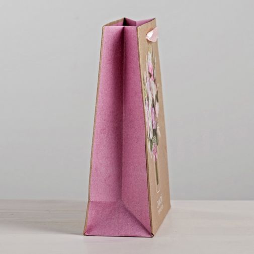 Подарочный пакет Самой Прекрасной (26 × 30 × 9 см) Подарочный пакет Самой Прекрасной (26 × 30 × 9 см)