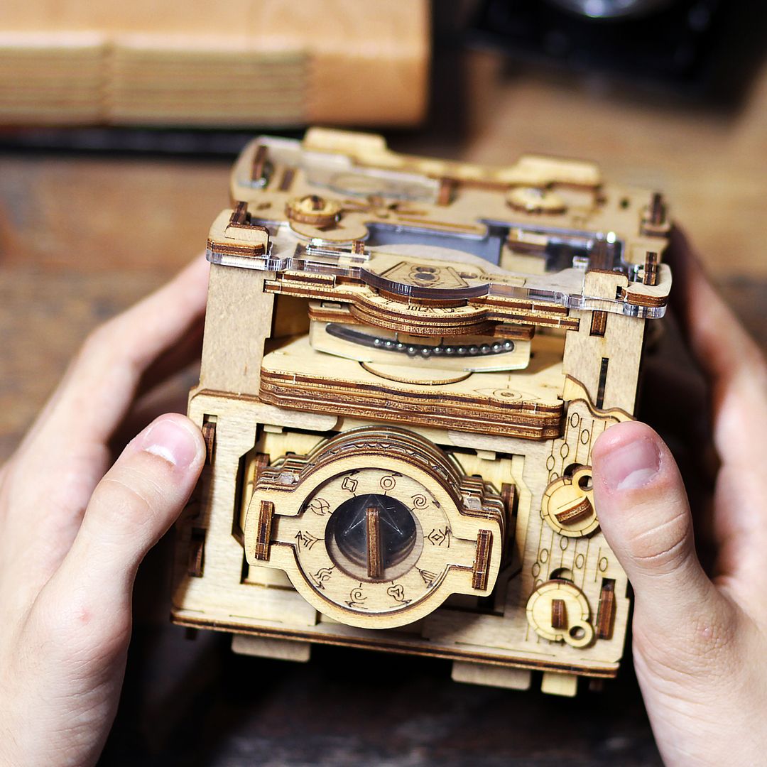 Квест-шкатулка Квестбокс: Фотоаппарат Шерлока Холмса (оригинал!) Квест-шкатулка Квестбокс: Фотоаппарат Шерлока Холмса (оригинал!)