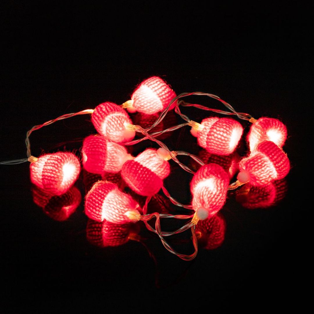 Гирлянда Cosy Poms (Красная) Гирлянда Cosy Poms (Красная)