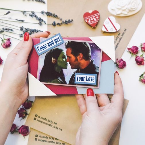 Открытка Стражи Галактики Звездный лорд и Гамора Открытка Стражи Галактики Звездный лорд и Гамора