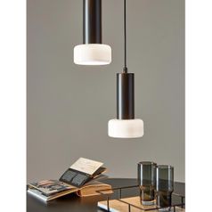 Светильник подвесной каскадный Fungus, 15х25 см, 3 плафона, белый/черный Светильник подвесной каскадный Fungus, 15х25 см, 3 плафона, белый/черный