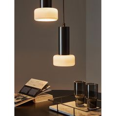 Светильник подвесной каскадный Fungus, 15х25 см, 3 плафона, белый/черный Светильник подвесной каскадный Fungus, 15х25 см, 3 плафона, белый/черный