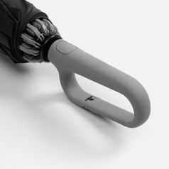 Зонт обратного сложения с ручкой-карабином Foldberry (серый) Зонт обратного сложения с ручкой-карабином Foldberry (серый)