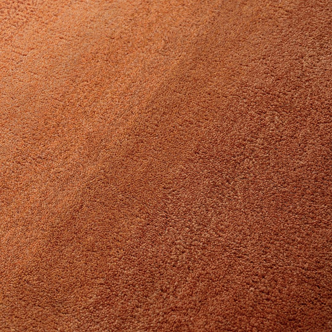 Ковер из шерсти Over Horizon терракотового цвета из коллекции Trendy Ruffles, 120x180 см