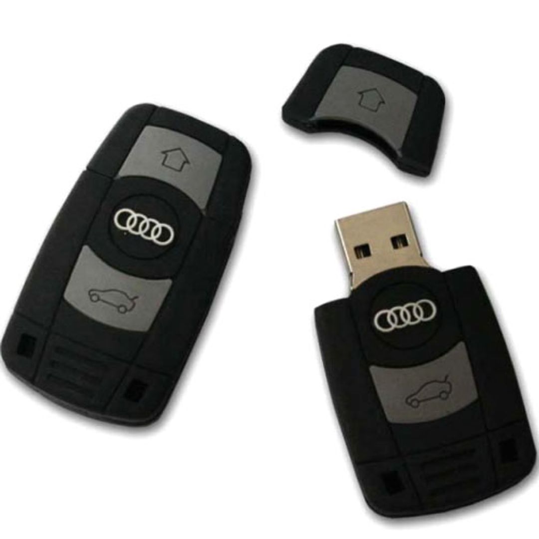 Флешка Audi 16 Гб Открытая и закрытая крышка Флешка Audi 16 Гб Открытая и закрытая крышка