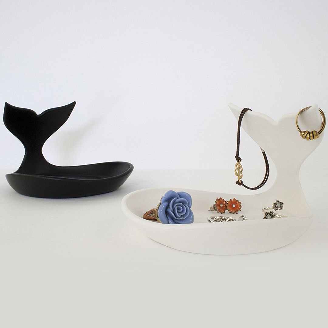 Белый и черный киты