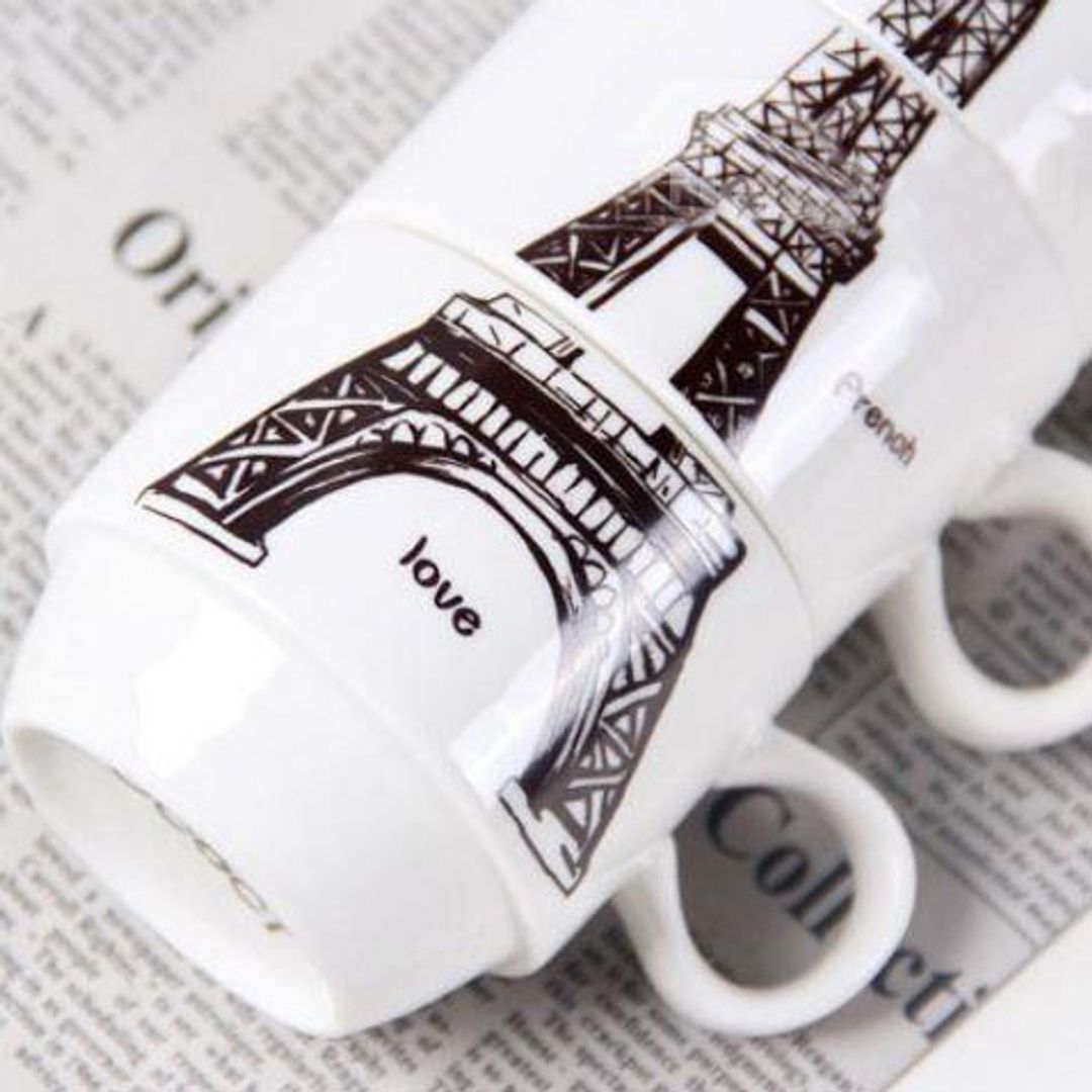 Набор чашек Эйфелева башня Вблизи