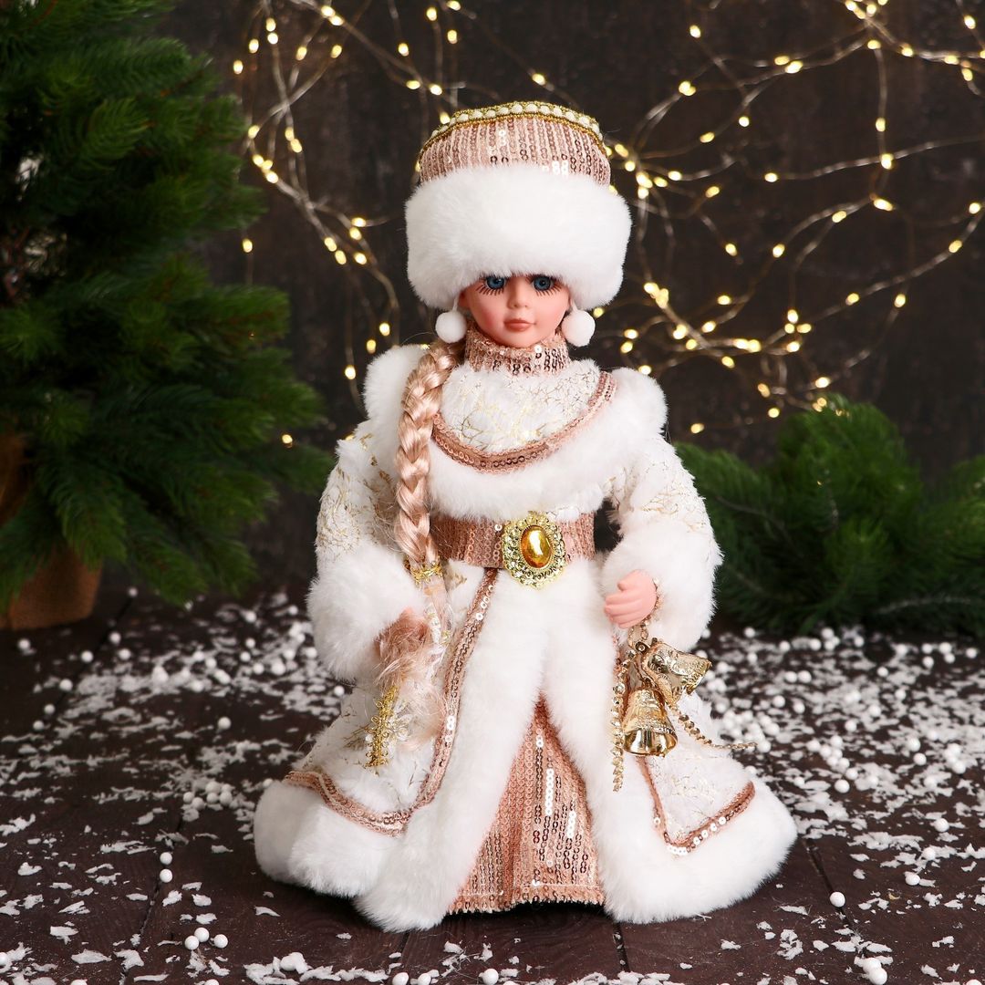 Снегурочка В шубке, двигается (30 см) Снегурочка В шубке, двигается (30 см)