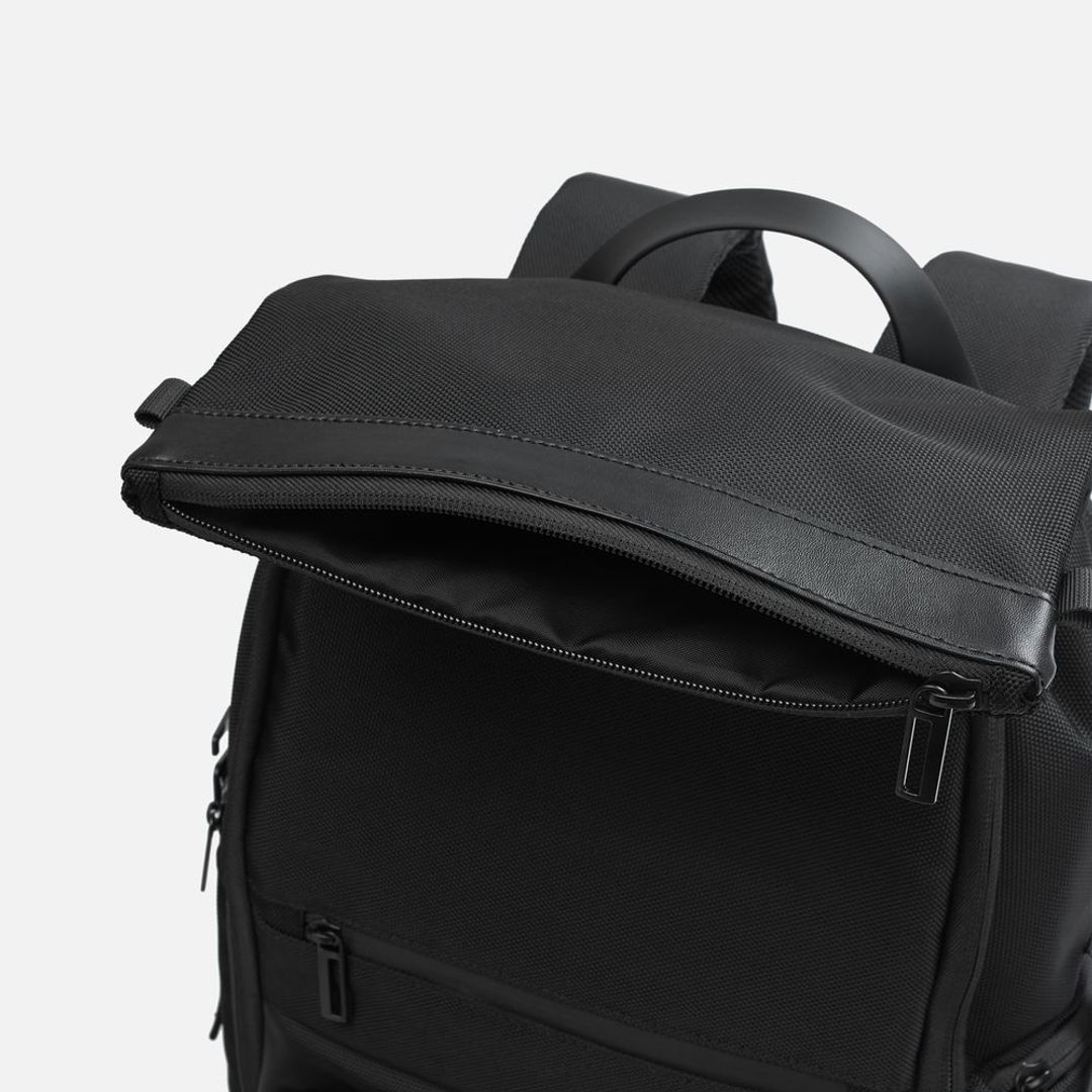 Рюкзак decaPolis (черный)