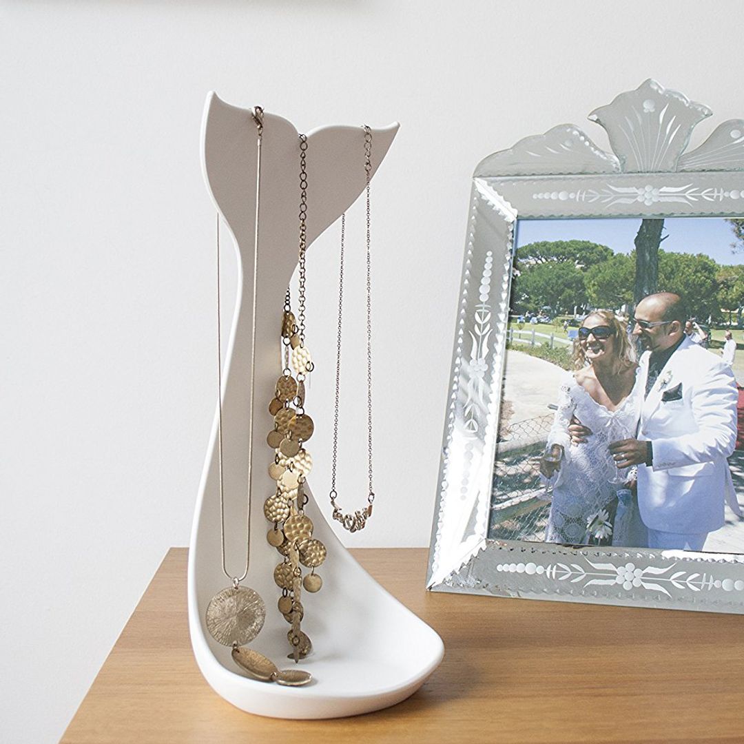 Белый кит в интерьере