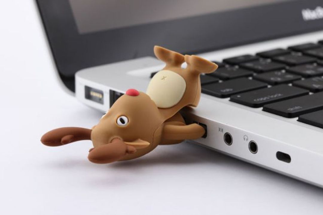 Флешка Олень 4 Гб