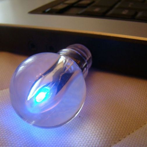 Флешка Светящаяся лампочка 8 Гб Флешка Светящаяся лампочка 8 Гб