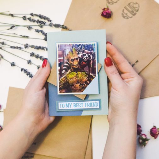 Открытка Стражи Галактики Ракета и Грут