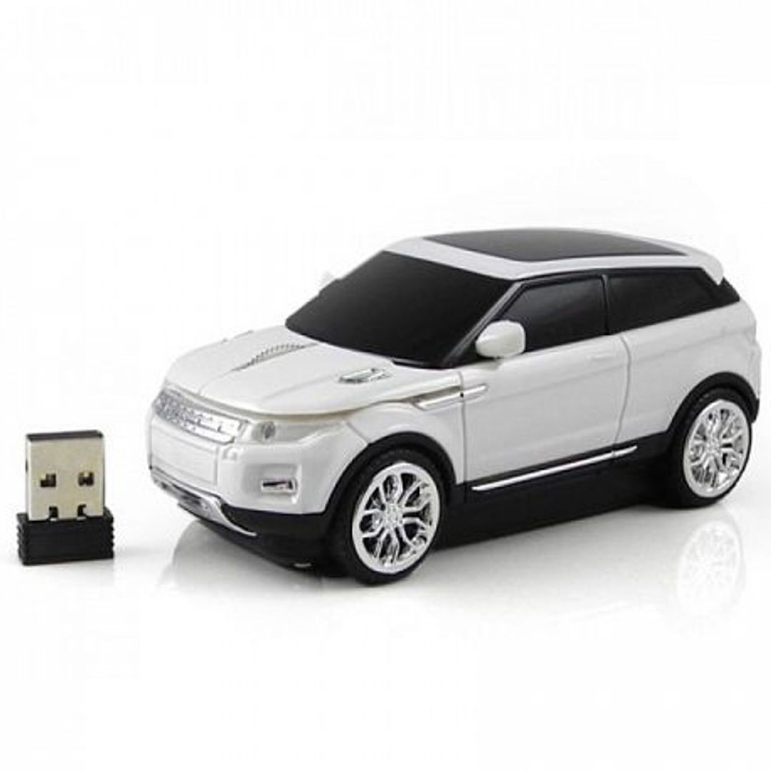 Белый внедорожник