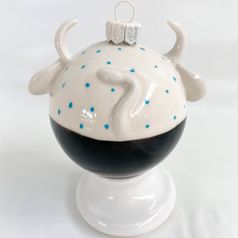 Фарфоровый елочный шар Коровка Маруся (ручная роспись)
