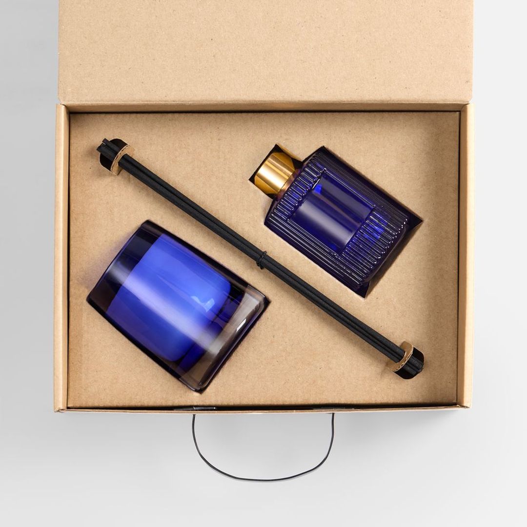 Подарочный набор Fragnola (пряная древесина и кардамон, темно-синий) Подарочный набор Fragnola (пряная древесина и кардамон, темно-синий)