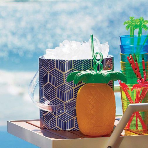 Стакан Ананас — на курорте просто класс Стакан Ананас — на курорте просто класс