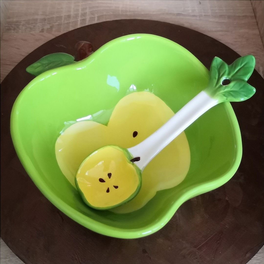 Салатница с ложкой Яблоко Салатница с ложкой Яблоко