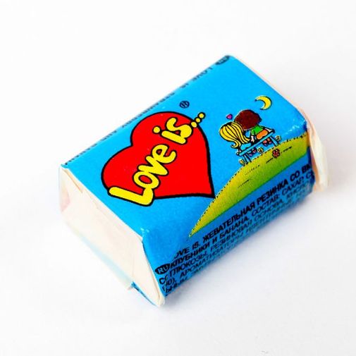 Жвачка Love Is (100 шт.)