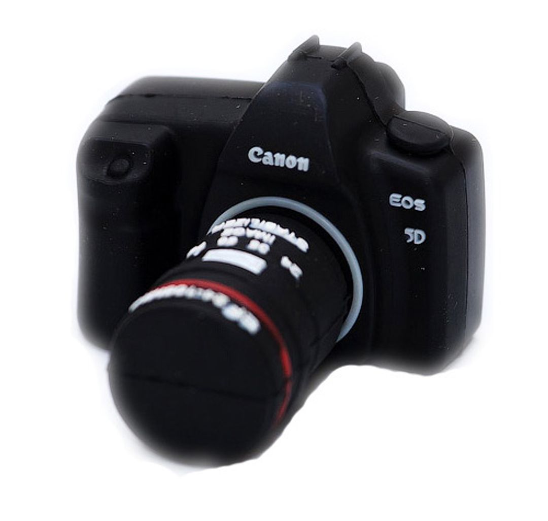 Флешка Фотоаппарат Canon EOS 5D 4 Гб Флешка Фотоаппарат Canon EOS 5D 4 Гб