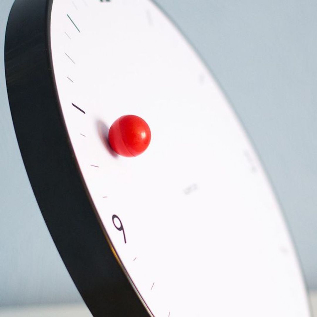 Магнитные часы Time Flying