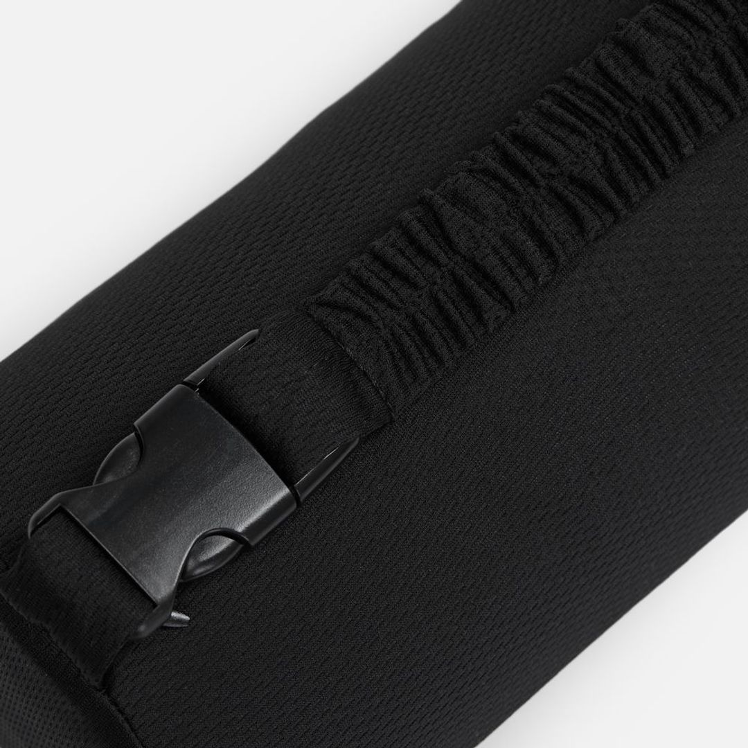 Подушка автомобильная на подголовник Roadie (черная) Подушка автомобильная на подголовник Roadie (черная)